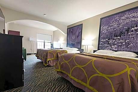 2 Queen Beds Deluxe Non-Smoking