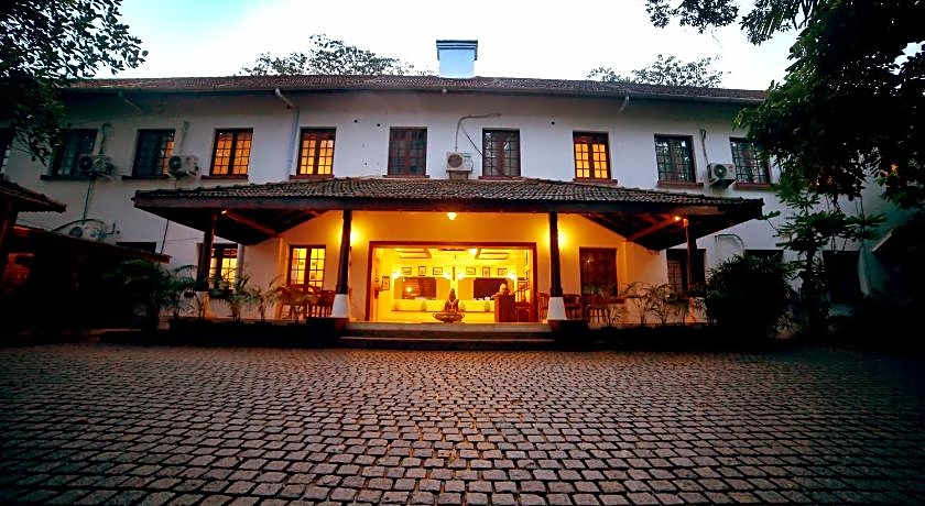 OLD LIGHTHOUSE BRISTOW HOTEL