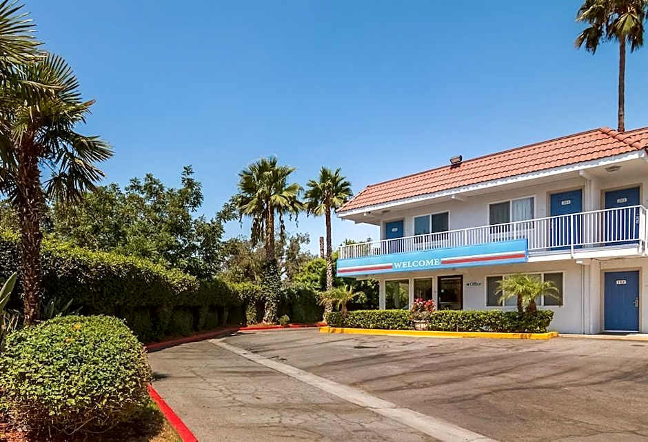 Motel 6-Sepulveda, CA - Los Angeles - Van Nuys - North Hills