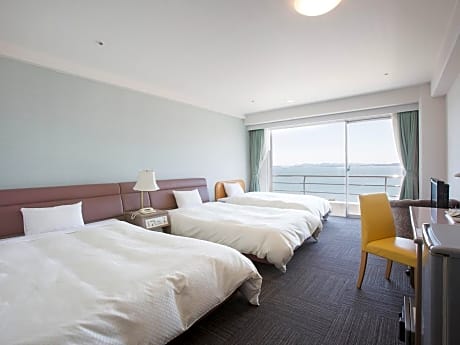 Triple Room with Sea View
