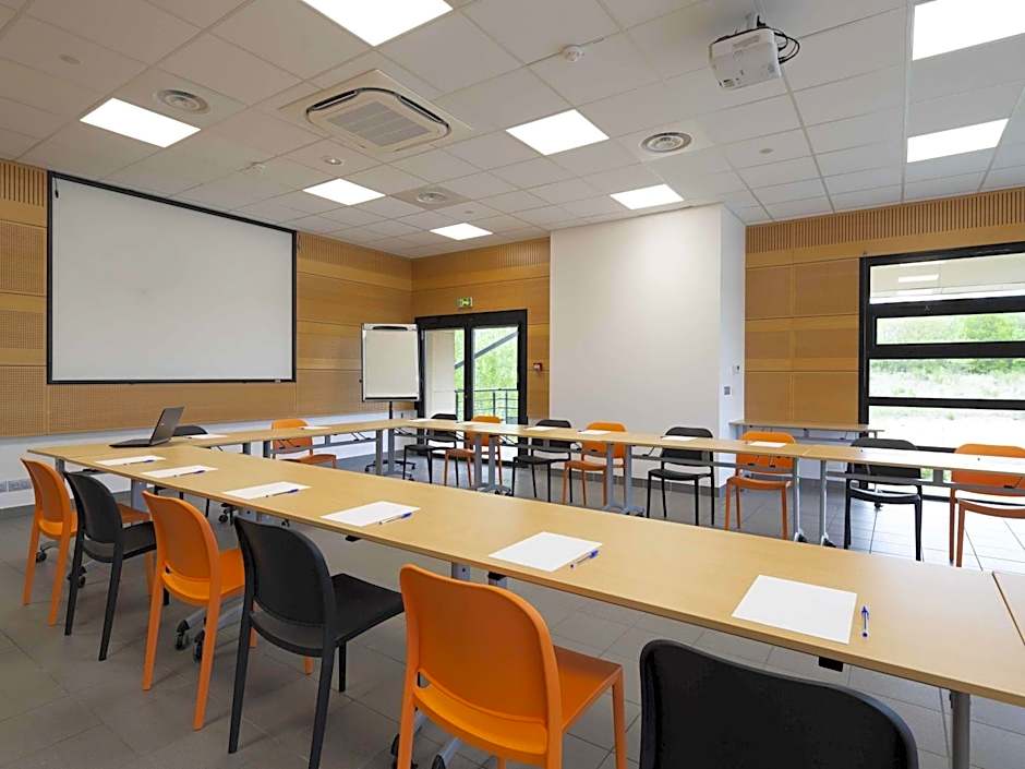 ibis Styles Vierzon