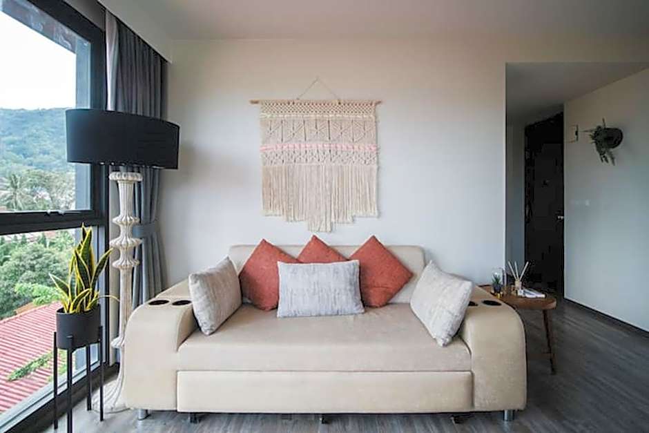 The deck patong 5 Star Apartment 巴东The Deck无边际海景泳池酒店