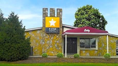 M Star Columbus North