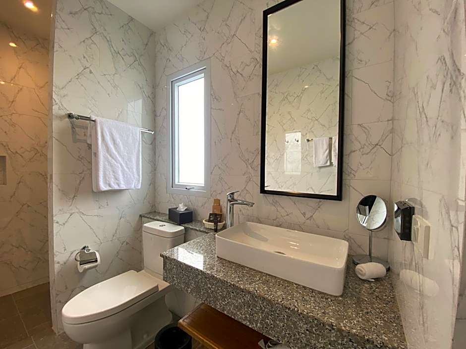 Le Petit Saint Tropez