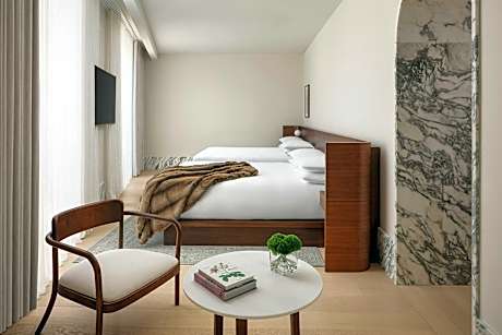 Deluxe, Lake View, Deluxe Guest Room, 2 Queen, Lake View