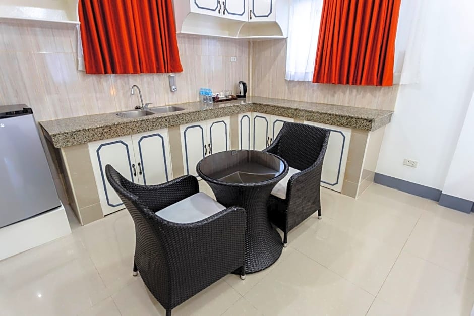 MADISON GARDEN AND RESIDENCES