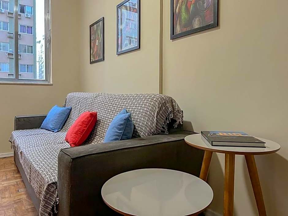 Apto completo em Copacabana