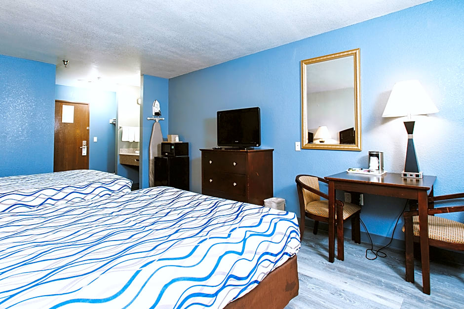 Coratel Inn & Suites By Jasper Park City - Wichita North