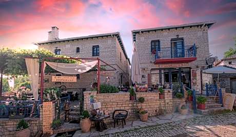 Arktouros Hotel