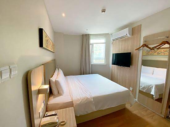 Hanting Hotel Shanghai Zhoupu Wanda Metro Station