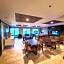 Holiday Inn Express Hotel & Suites Sheldon by IHG