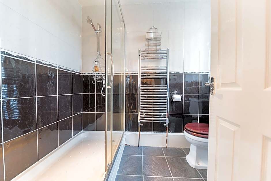 Rayrigg Villa Windermere (Room Only)