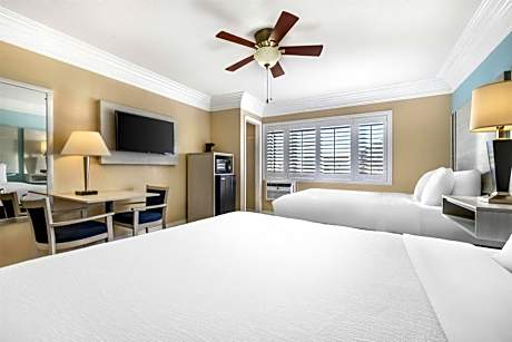Large Queen Room with Two Queen Beds - Non-Smoking