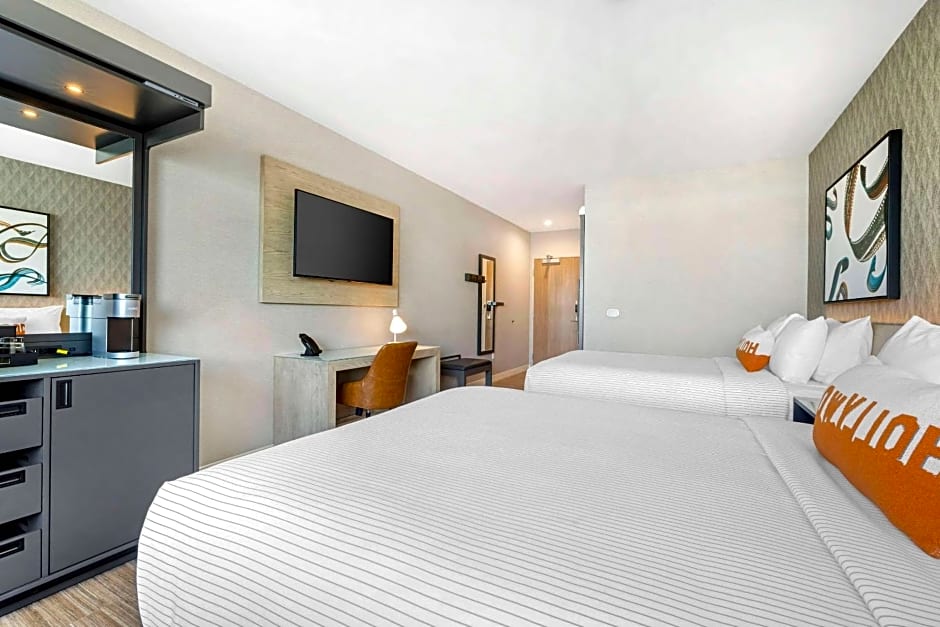 Cambria Hotel Burbank Airport