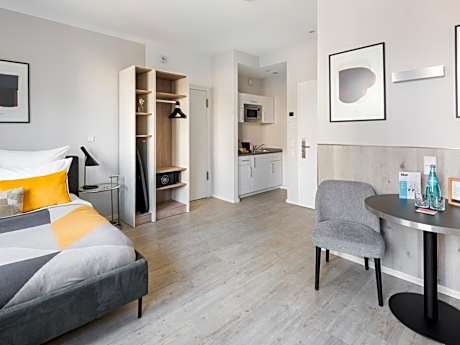 Medium Studio with Kitchenette