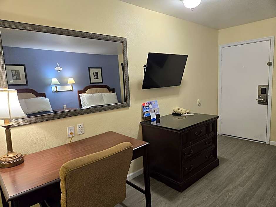 Rodeway Inn & Suites