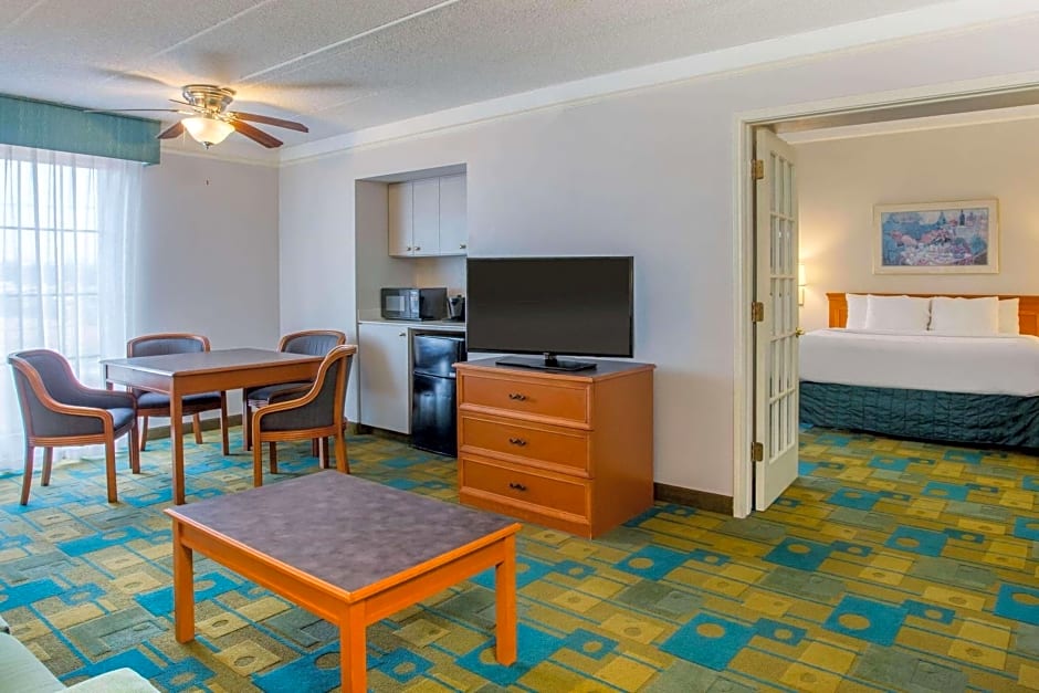 La Quinta Inn & Suites by Wyndham Norfolk Virginia Beach