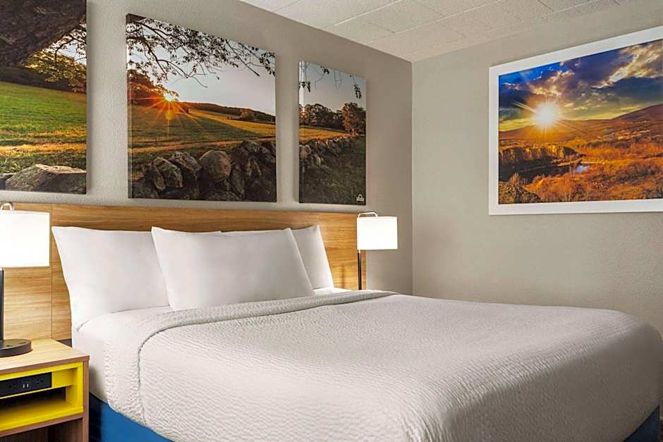 Days Hotel by Wyndham Allentown Airport / Lehigh Valley