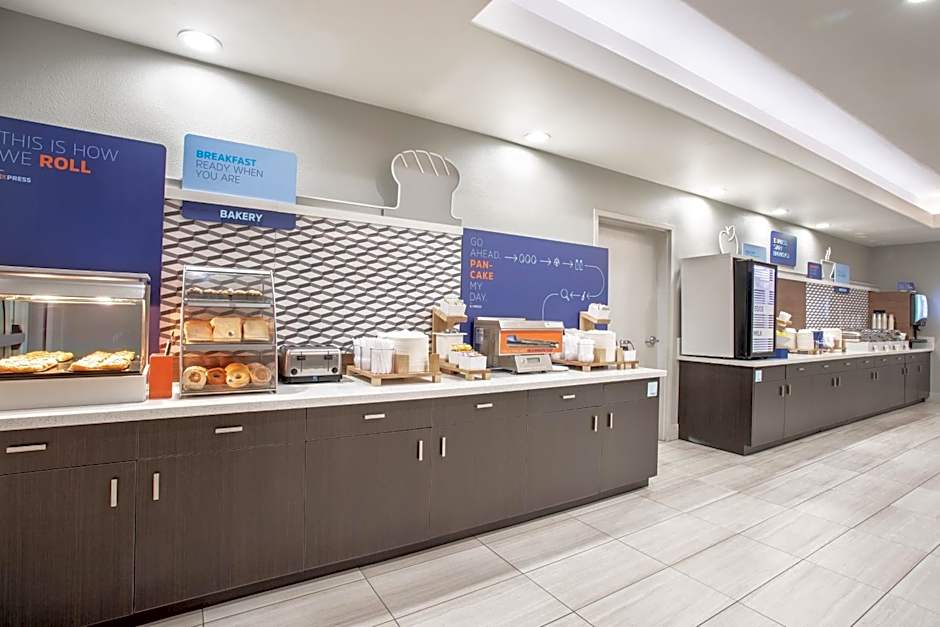 Holiday Inn Express & Suites Yosemite Park Area By IHG