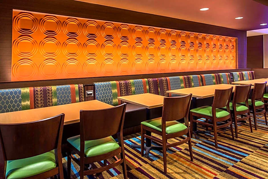 Fairfield Inn & Suites by Marriott St. Louis Westport