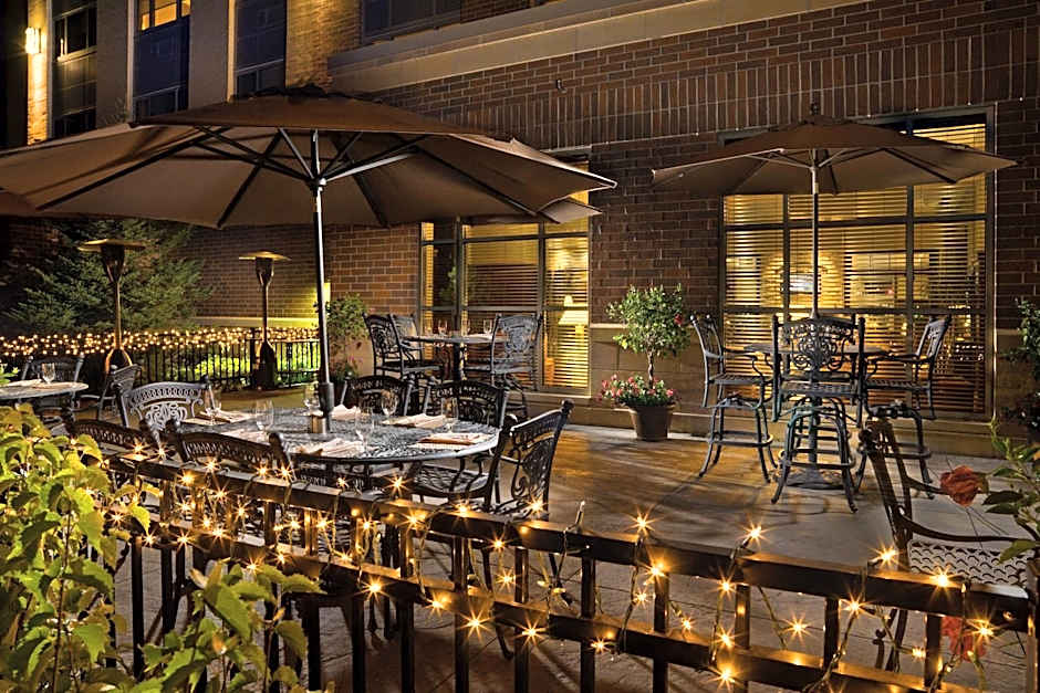 Sheraton St. Paul Woodbury Hotel