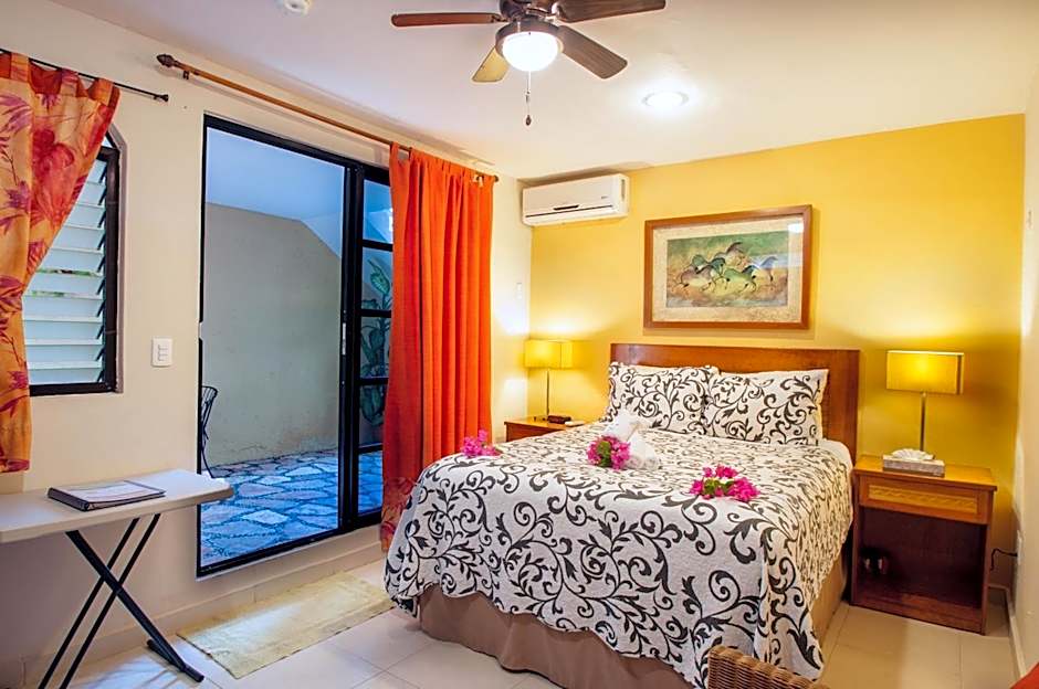 Abbey Del Sol - Beach-steps condos