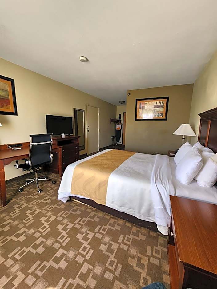Quality Inn I-70 at Wanamaker