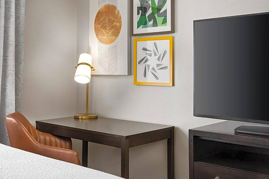 Holiday Inn & Suites Albuquerque Airport by IHG