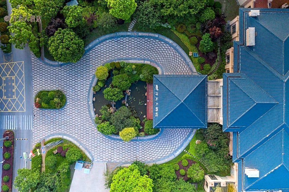 Suqian Shangyang Lake New Century Hotel