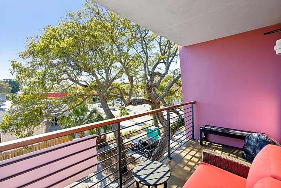 Boutique Vera Hotel in the Heart of Folly Beach