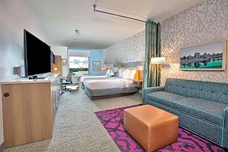 2 Queen Beds Studio Suite