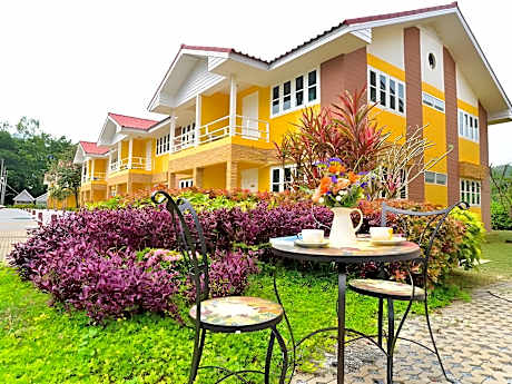 Family Resort Khao Yai (Pet-friendly hotel)