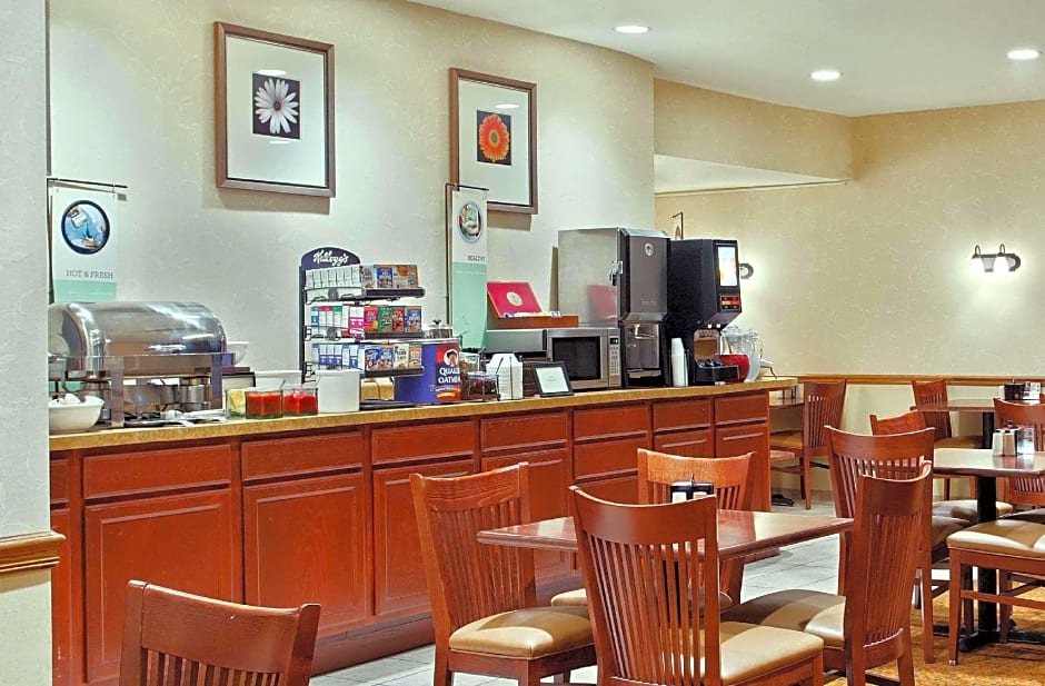 Country Inn & Suites by Radisson, Decatur, IL