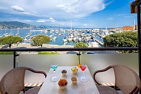 Apartment with Terrace and Sea View