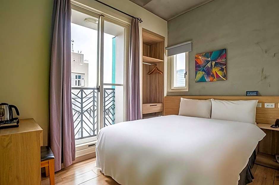 CHECK inn Express Taichung Yizhong