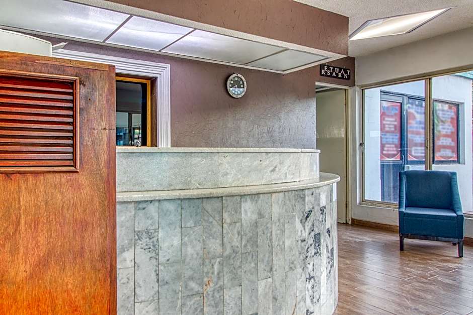 Capital O Hotel La Siesta