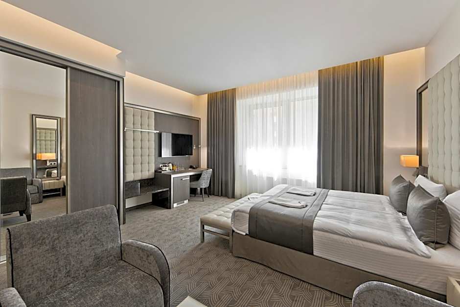 Congress Avenue Hotel