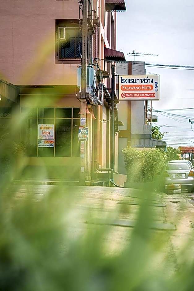 Pasawang Hotel (โรงแรมภาสว่าง)