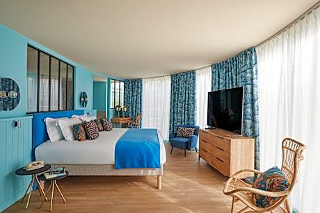 1 King Suite Panoramic View