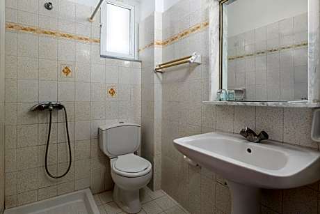 Studio (2 Adults)