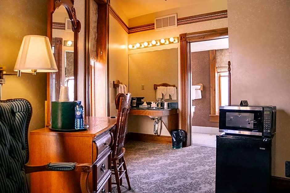 Historic Bullock Hotel