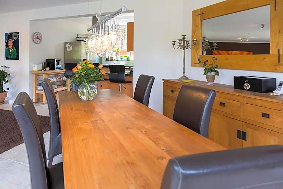 Schönste Lage am Rhein in unmittelbarer Stadtnähe, B & B