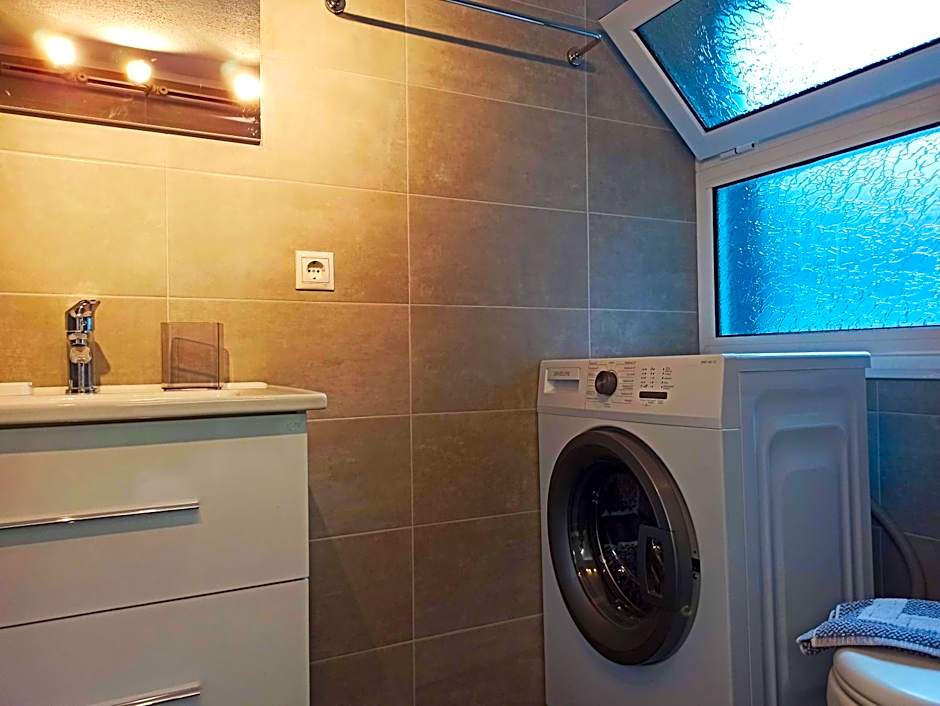 Data Chios Center semi basement