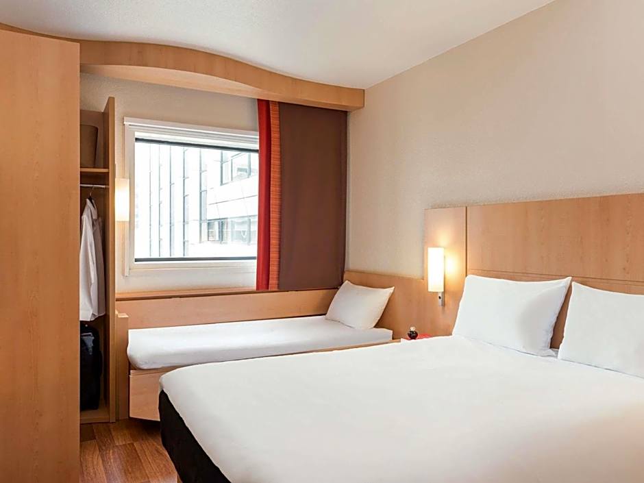 ibis Paris Pont de Suresnes Longchamp