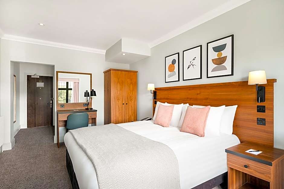 voco Lythe Hill Hotel Spa By IHG