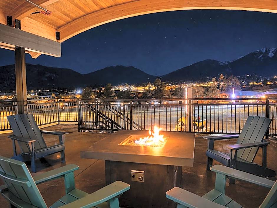 Expedition Lodge Estes Park at Rocky Mtn National Park