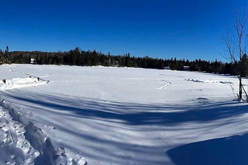 Ty-Llyn - Lakeside Spa Retreat
