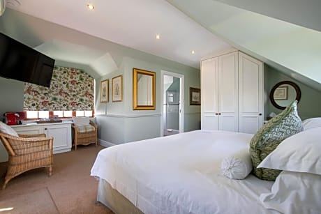 Standard Double or Twin Room with Mountain View