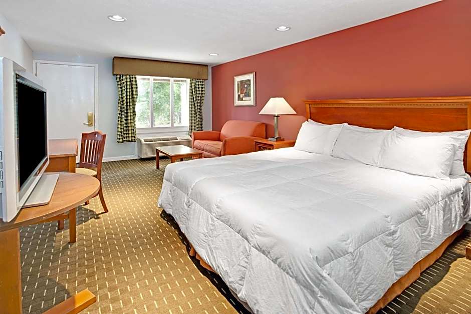 Exceed Inn Indianapolis airport south