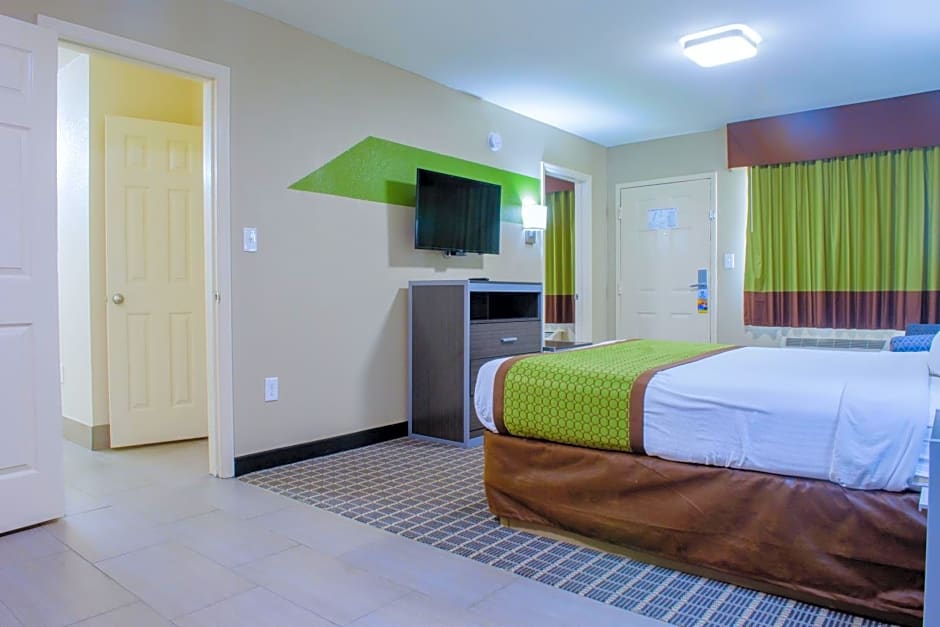 Days Inn & Suites by Wyndham Athens